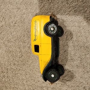 ERTL 1932 Ford Delivery Van Coin Bank Die Cast Montgomery Ward